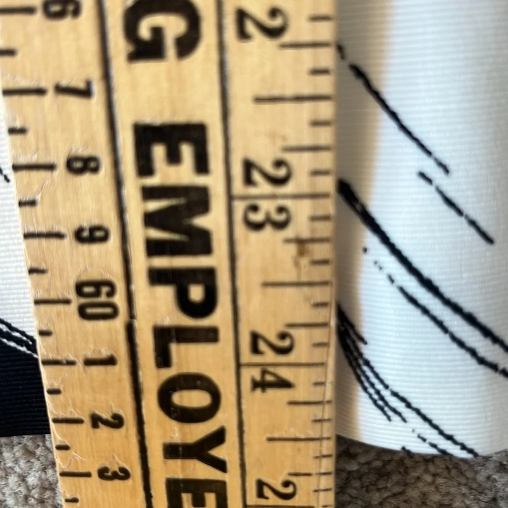 Talbots Black and White Primrose V-Neck Shell Size 6 - Picture 11 of 11